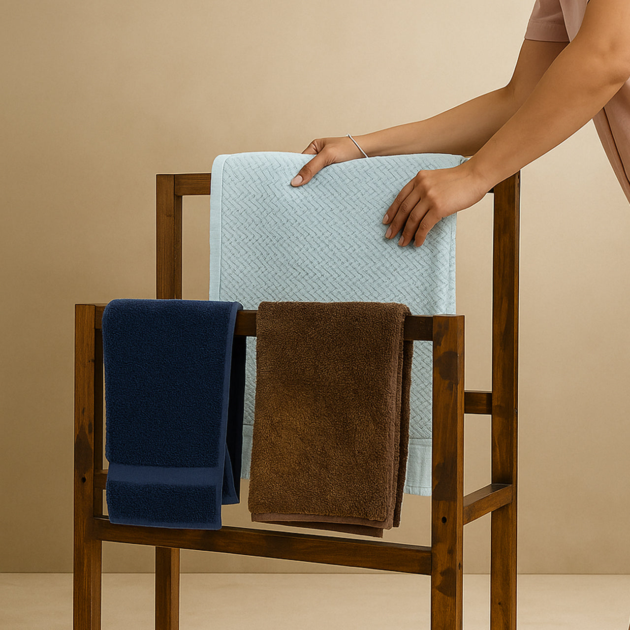 Wooden Towel Rack Holder – 2-Tier Freestanding Towel Stand with Bottom Shelf for Bathroom, Hand Towels, Washcloths, Spa & Corners